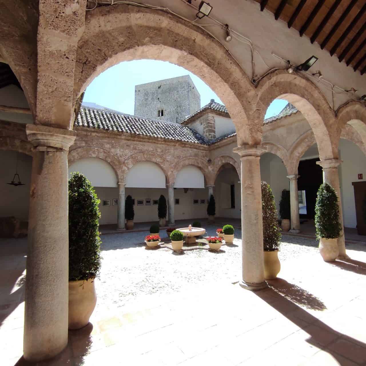 https://visitasguiadasoficiales.com/wp-content/uploads/2021/06/Priego-01-Carnicerías-Reales-1280x1280.jpg